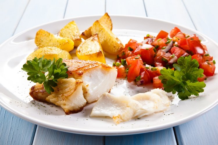 Pollock with Potatoes in an Air Fryer
