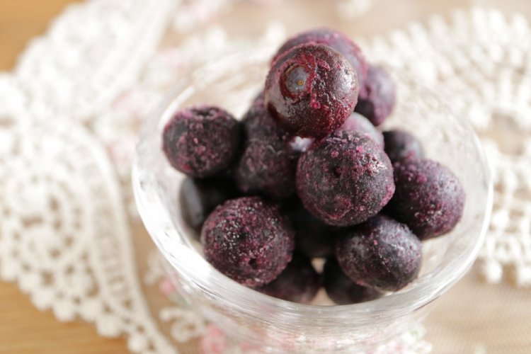 Frozen Blueberries in Syrup for Winter
