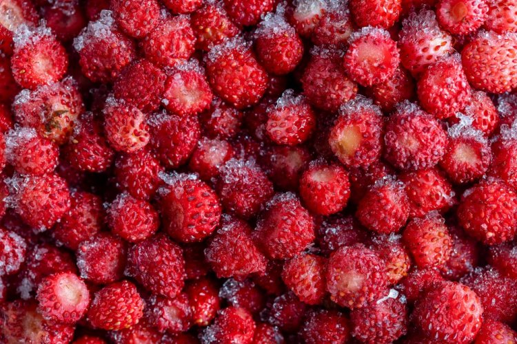 Whole Frozen Wild Strawberries
