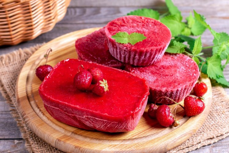 Frozen Wild Strawberry Puree for Winter