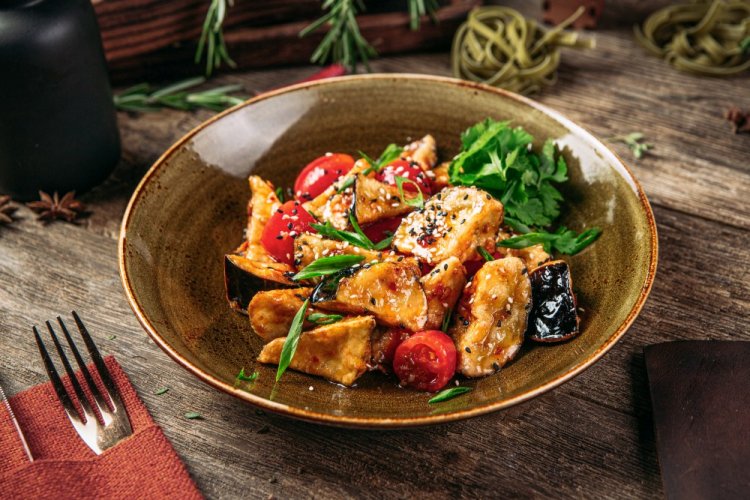 Crispy Eggplant Salad with Tomatoes and Soy Sauce