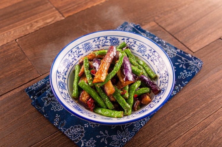 Crispy Eggplant and Green Bean Salad