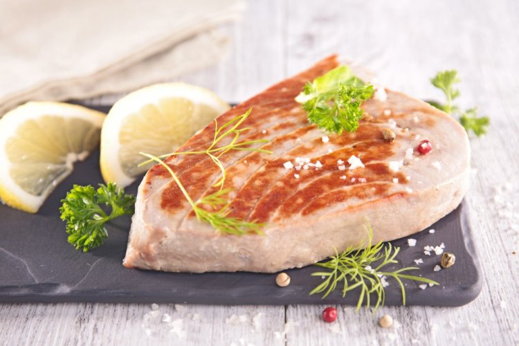Filete de atún con ajo y chile