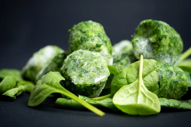 Frozen Spinach in Ice Cube Trays