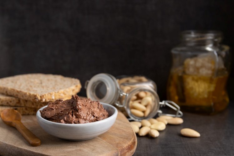 Amosov's Paste with Almonds
