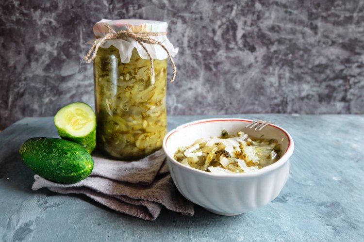 Cucumber, Dill, and Onion Salad for Winter