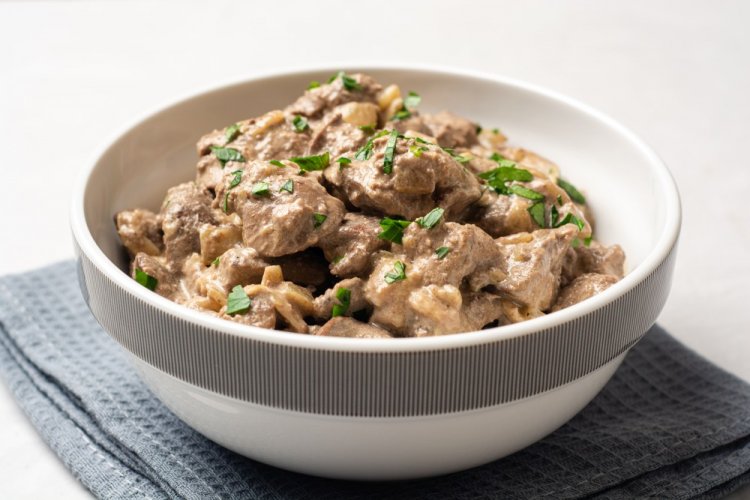 Chicken Liver with Onions in Sour Cream