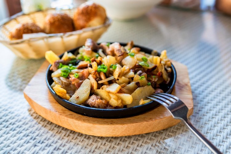 Classic Fried Potatoes with Meat