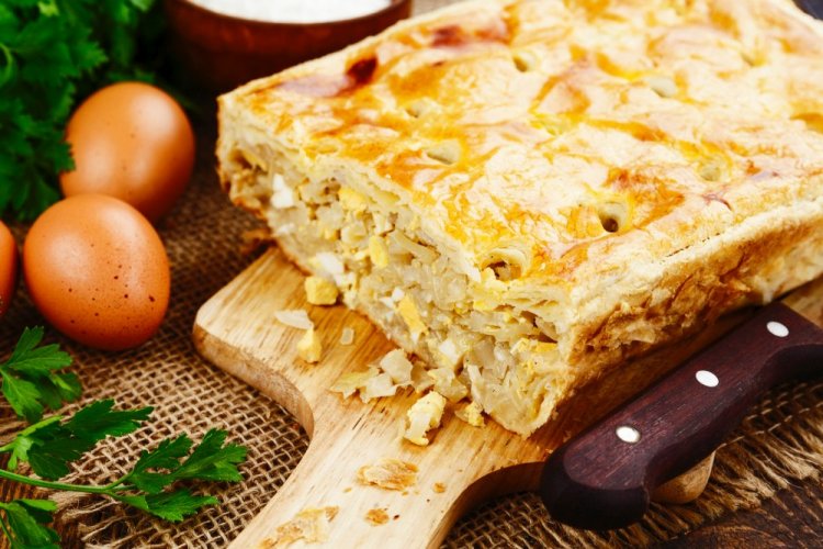 Puff Pastry Pie with Cabbage