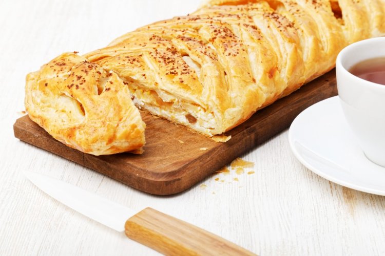 Puff Pastry Pie with Cottage Cheese