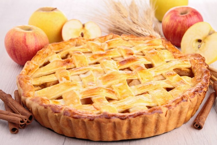 Puff Pastry Pie with Apples