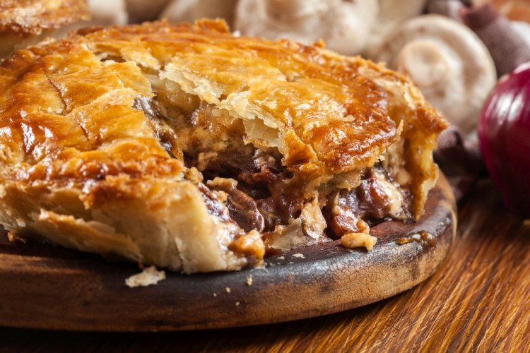 Puff Pastry Pie with Chicken and Mushrooms