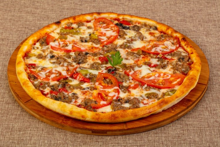 Pizza with Minced Meat