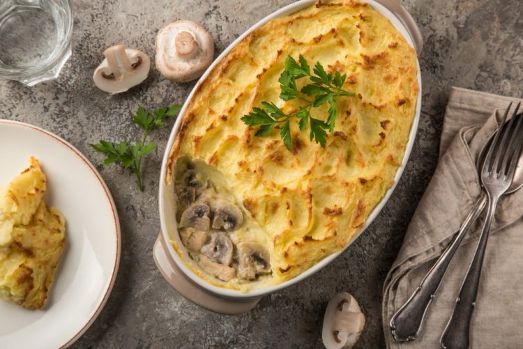 Gratinado de patatas con champiñones al horno
