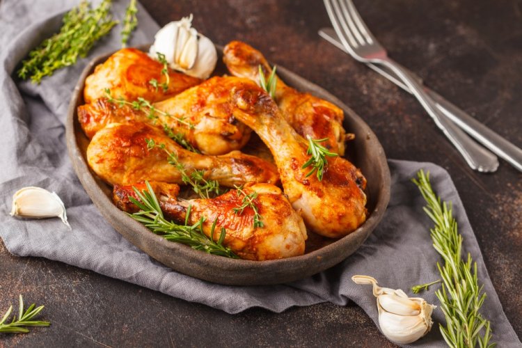 Pollo en salsa de tomate al horno