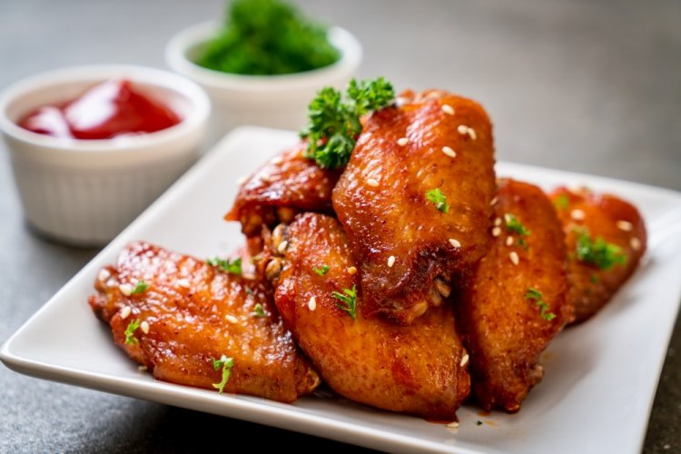Crispy Chicken Wings in Honey-Mustard Marinade