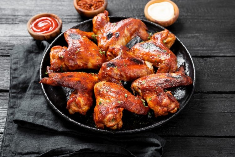 Crispy Chicken Wings in Tomato-Honey Marinade