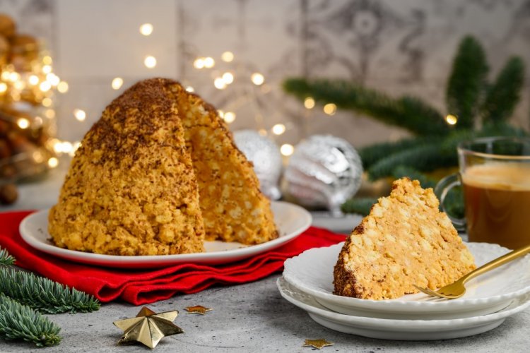 Ant Hill Cake (Muraveinik) from Cookies