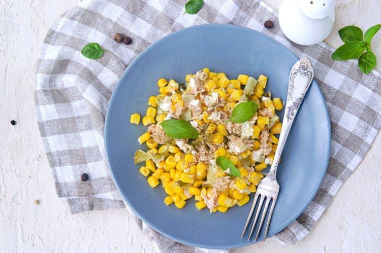 Salad with Corn and Tuna