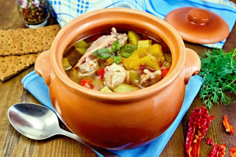 Potatoes with Chicken in Pots