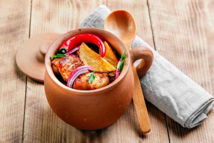 Potatoes with Meat and Soy Sauce in Pots