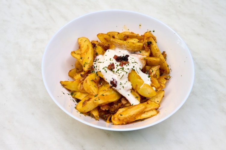 Fried Potatoes with Onions and Sour Cream