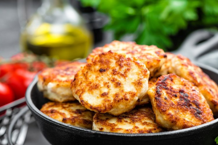 Air Fryer Chicken Cutlets with Onion and Carrot