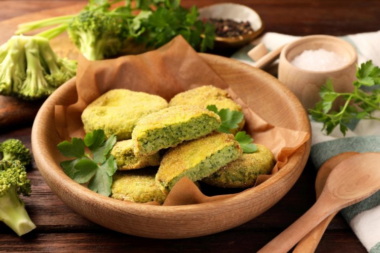 Air Fryer Chicken Cutlets with Broccoli