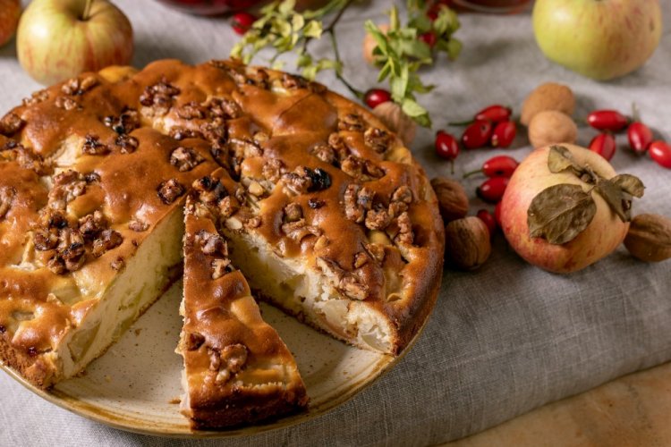 Charlotte de manzana y nueces en freidora de aire