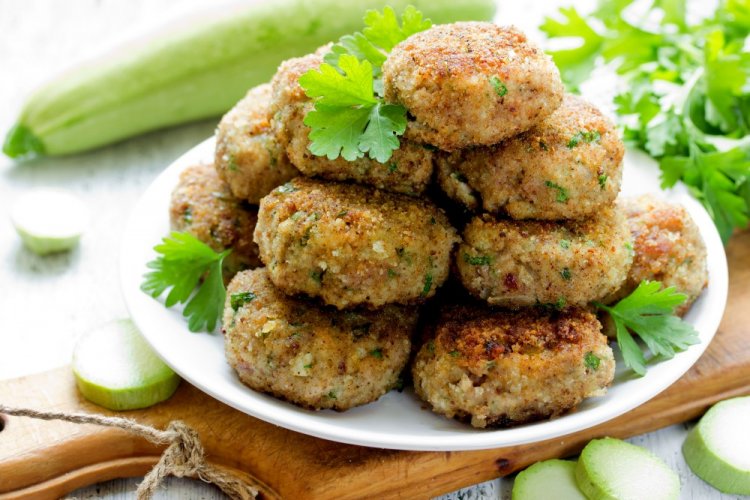 Hamburguesas de pescado con calabacín en freidora de aire