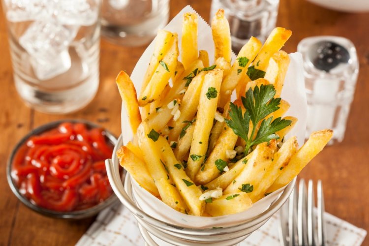 Garlic French Fries in the Air Fryer