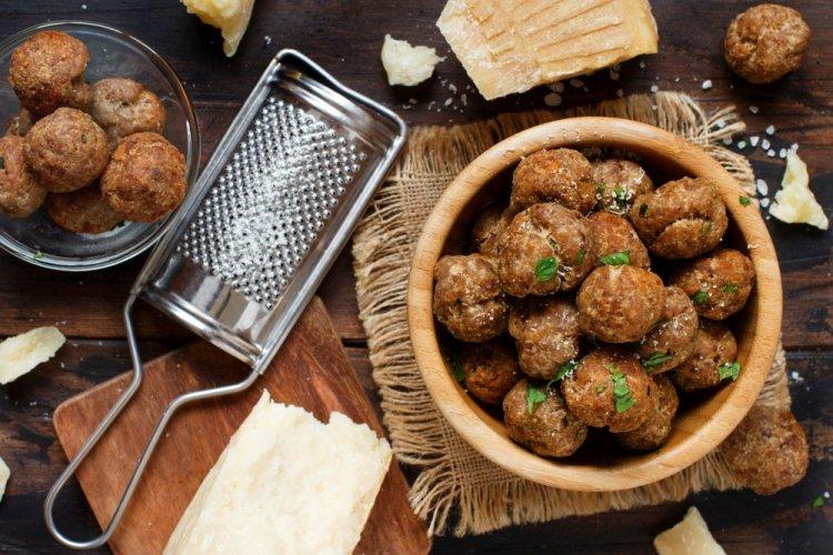 Meatballs with Cheese in an Air Fryer