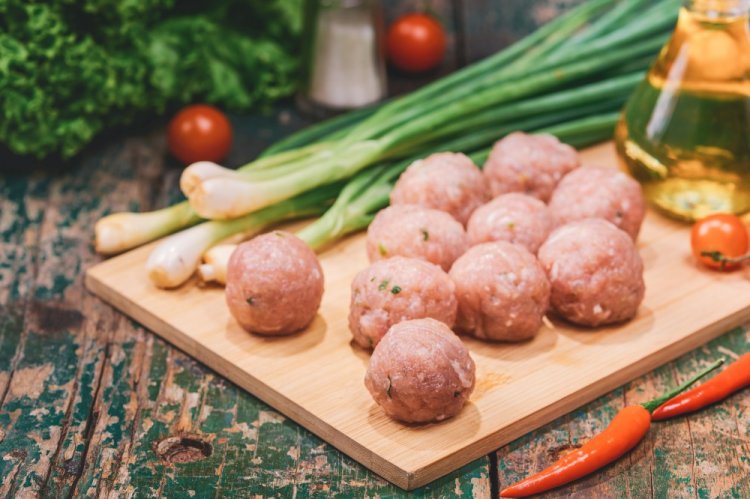 Meatballs with Cheese for Freezing