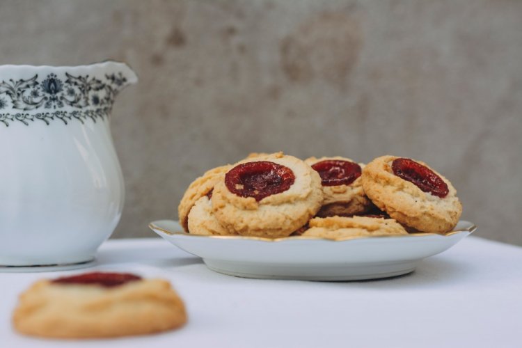 Margarine Cookies with Jam