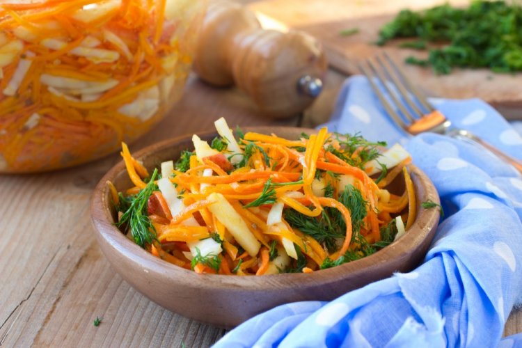 Calabacines con zanahorias al estilo coreano