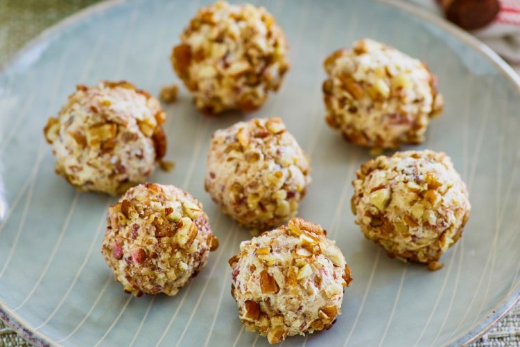 Cheese Balls with Prunes