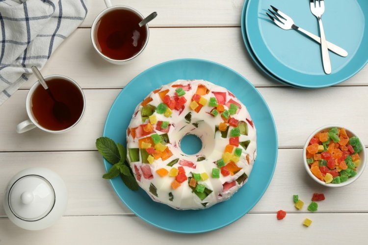 Jelly Cake with Fruits