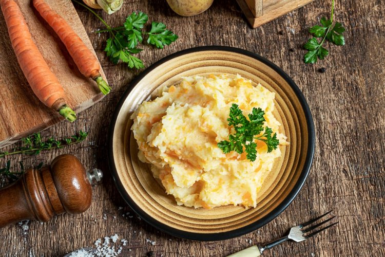 Mashed Potatoes with Carrots for New Year's