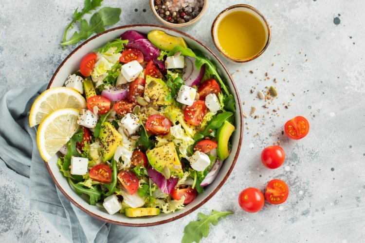 Vegetable Salad with Cheese