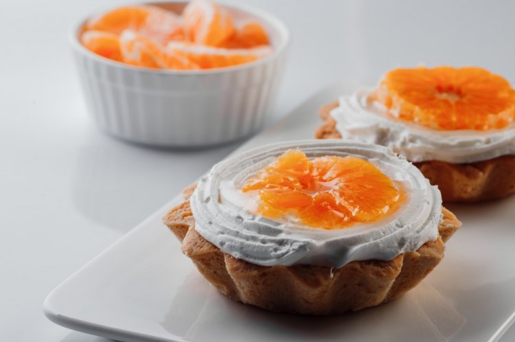 Tartlets with Whipped Cream and Tangerines