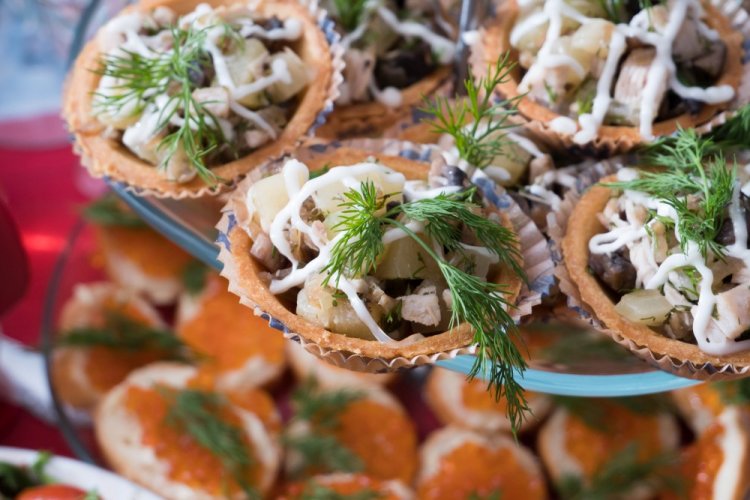 Tartlets with Chicken and Pineapple for New Year's
