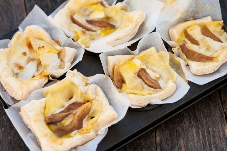 Tartlets with Pear and Ricotta
