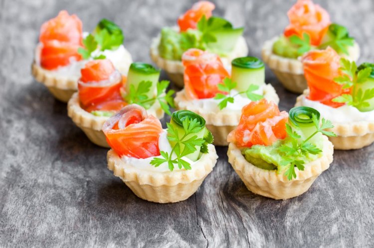 Tartlets with Salmon and Cream Cheese