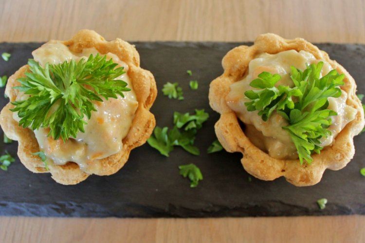Tartlets with Chicken and Tangerines