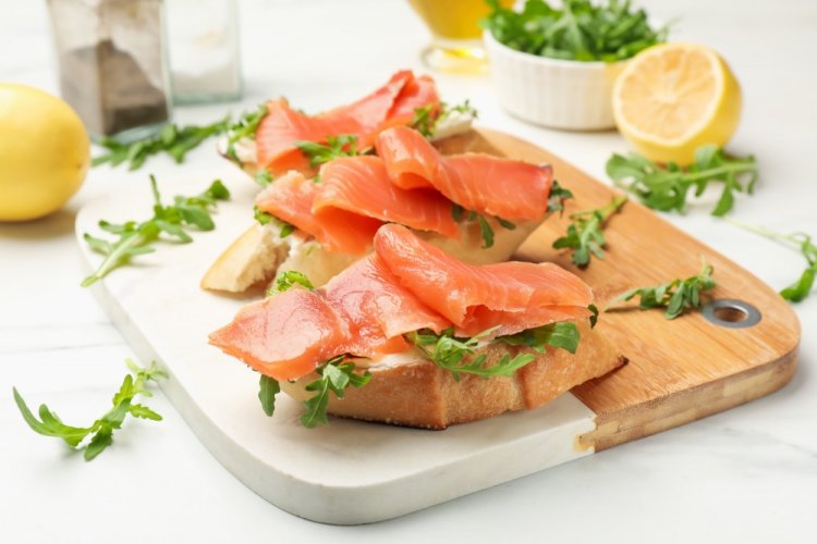 Sandwiches with Salmon and Cottage Cheese for New Year