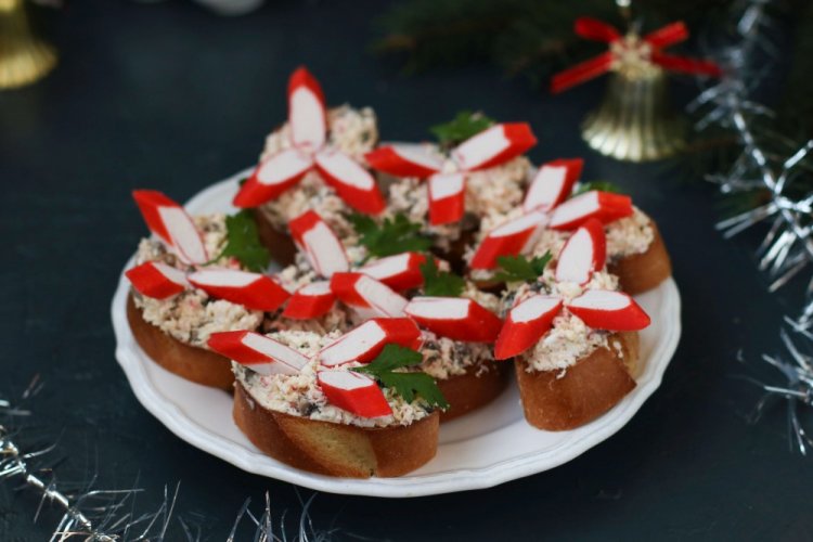 Sandwiches with Crab Sticks and Egg