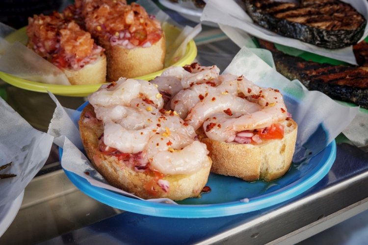 Sandwiches with Shrimp and Vegetables