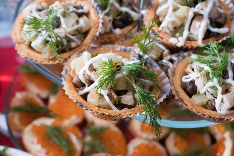 Tartlets with Chicken and Pineapples