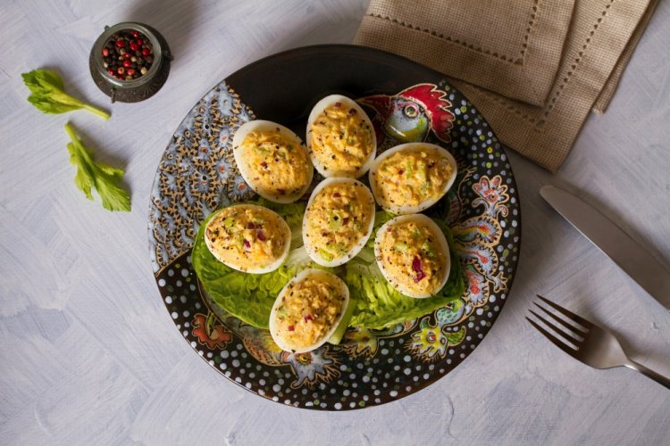 Eggs Stuffed with Tuna