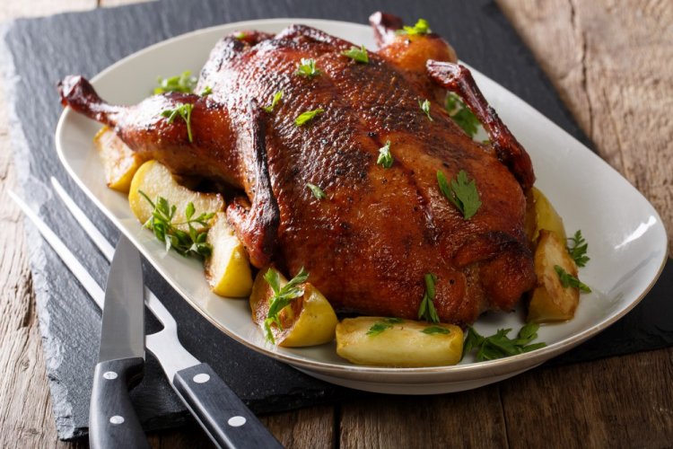 Roasted Goose with Apples